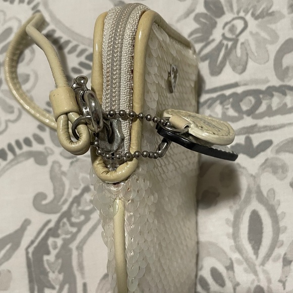 Coach Poppy Sequin Pearl White Zip Wristlet Small - Picture 6 of 9